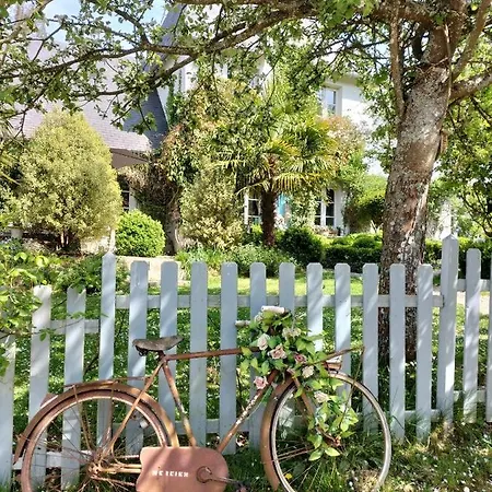 Un Parfum De Violette לינה וארוחת בוקר 3*