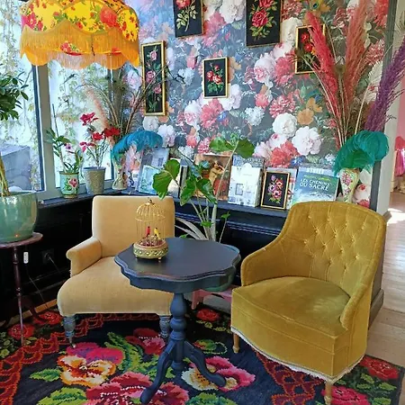 לינה וארוחת בוקר Un Parfum De Violette 3*