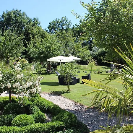 לינה וארוחת בוקר Un Parfum De Violette 3*