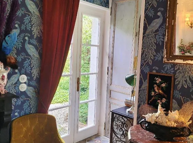 Un Parfum De Violette Fourneville