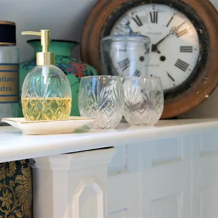 Un Parfum De Violette Fourneville