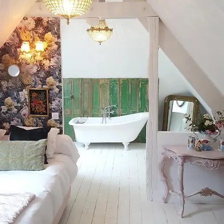 Un Parfum De Violette Bed & Breakfast 3*