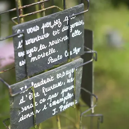 Bed & Breakfast Un Parfum De Violette 3*