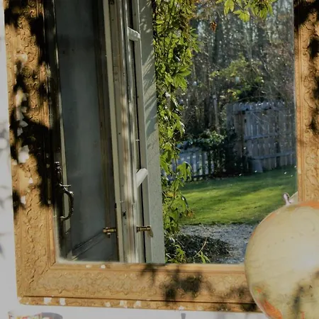 Un Parfum De Violette 3* Fourneville