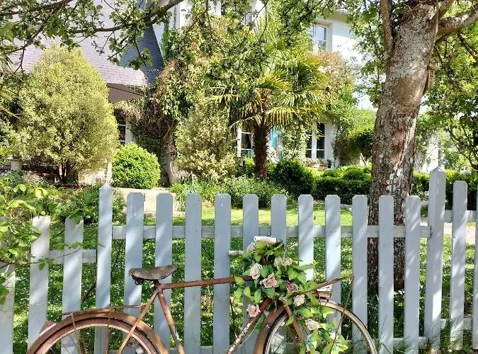 Un Parfum De Violette לינה וארוחת בוקר 3*