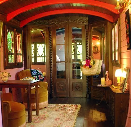 Un Parfum De Violette Fourneville