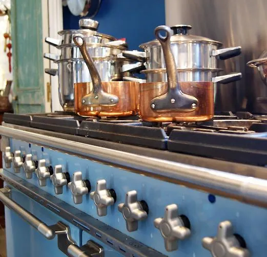 לינה וארוחת בוקר Un Parfum De Violette