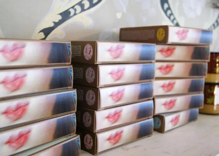 Un Parfum De Violette Fourneville